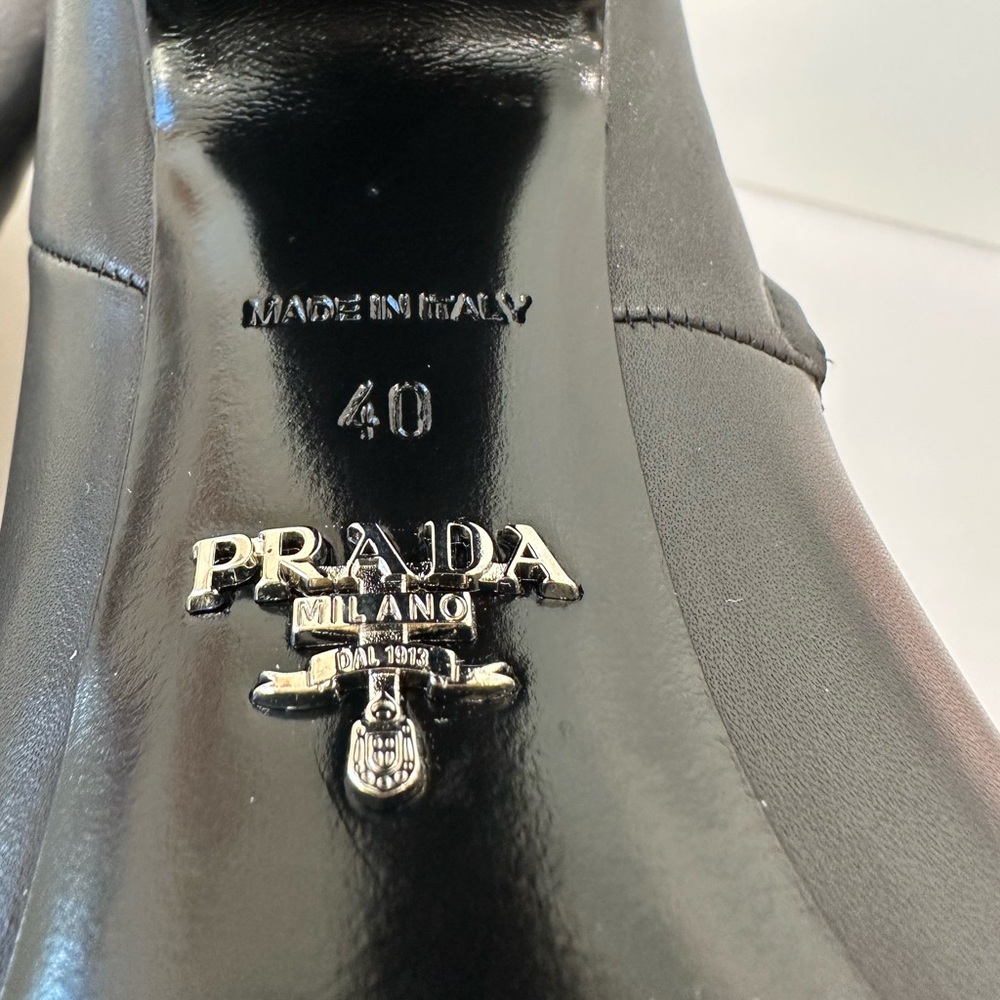 AUTHENTIC PRADA CALZATURE DONNA Black Leather Ankle Boots with Gold Heel Detail - Picture 4 of 14
